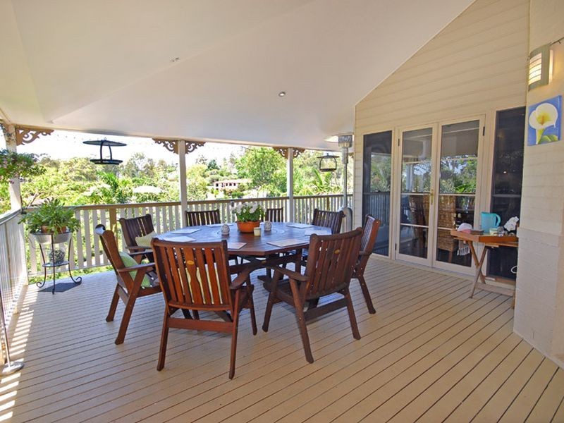 11 Mcconnell Crescent, Brookfield QLD 4069