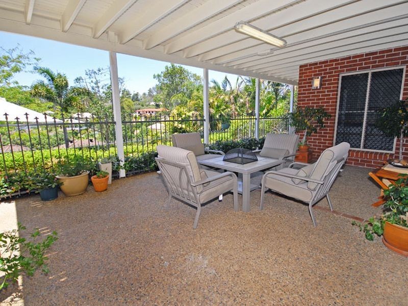 11 Mcconnell Crescent, Brookfield QLD 4069