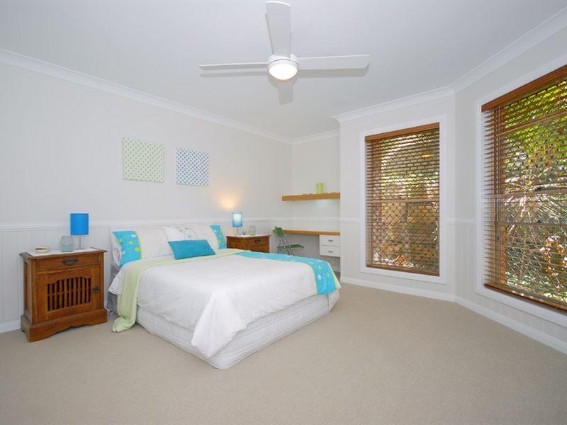 11 Mcconnell Crescent, Brookfield QLD 4069