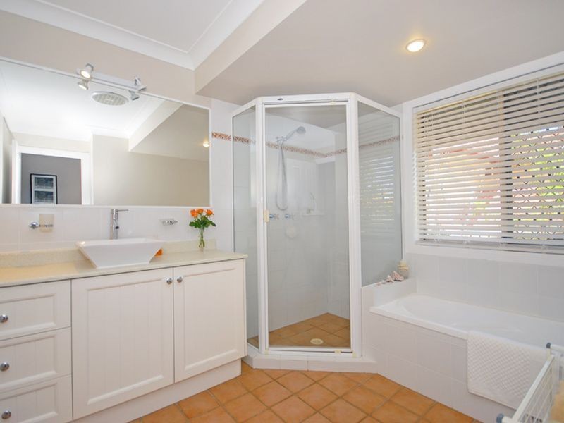 11 Mcconnell Crescent, Brookfield QLD 4069