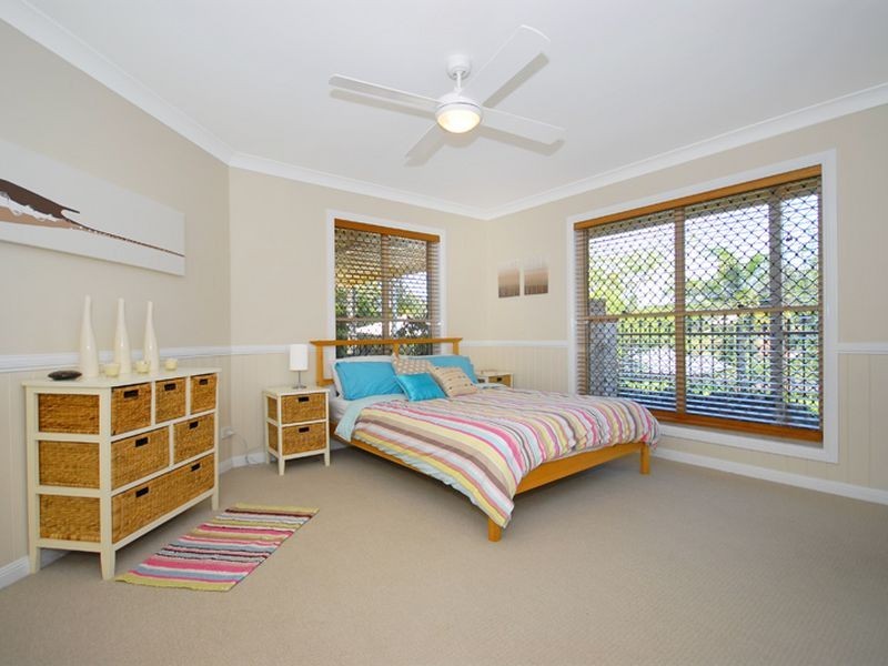 11 Mcconnell Crescent, Brookfield QLD 4069