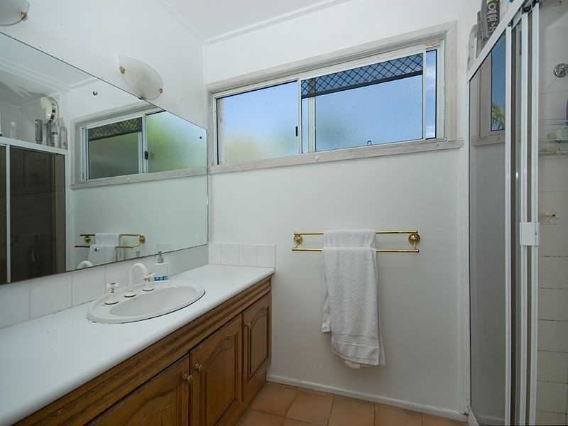 17 Wiseman Street, Kenmore QLD 4069