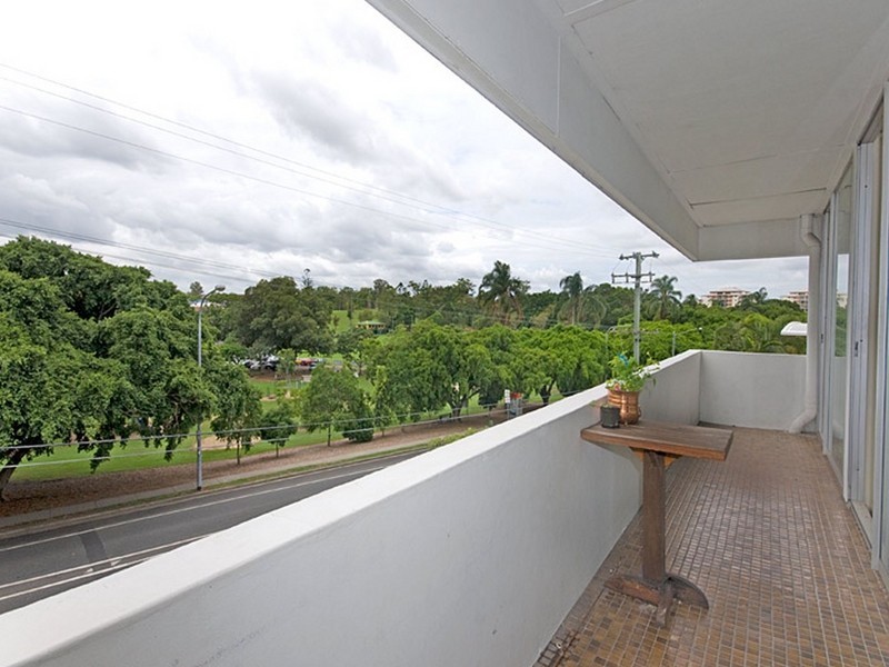 2/70 Sylvan Road, Toowong QLD 4066