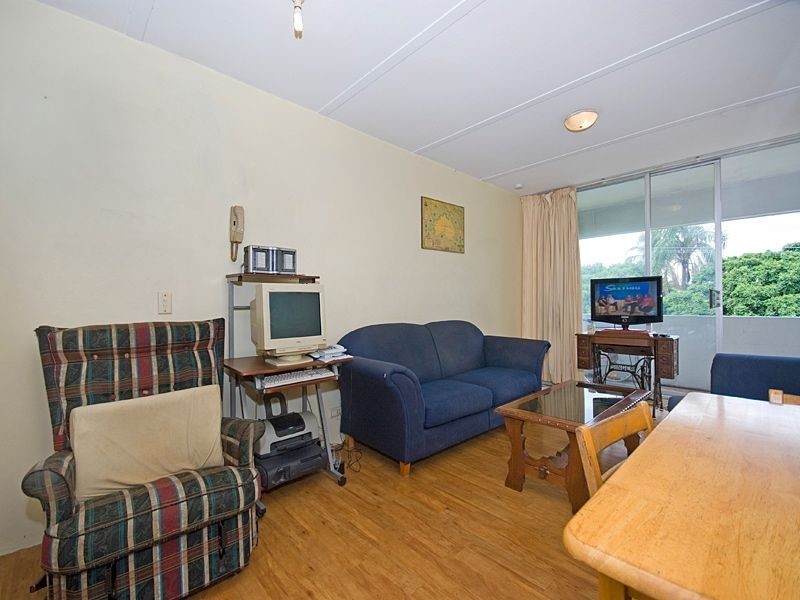 2/70 Sylvan Road, Toowong QLD 4066