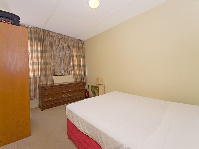 2/70 Sylvan Road, Toowong QLD 4066