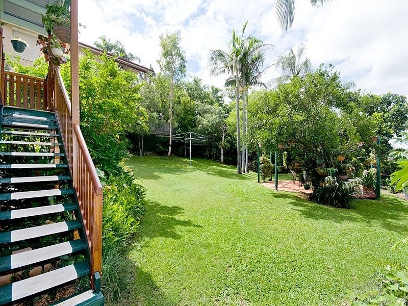 14 Thorn Street, Red Hill QLD 4059
