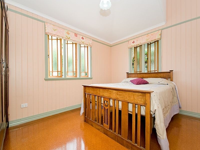 14 Thorn Street, Red Hill QLD 4059