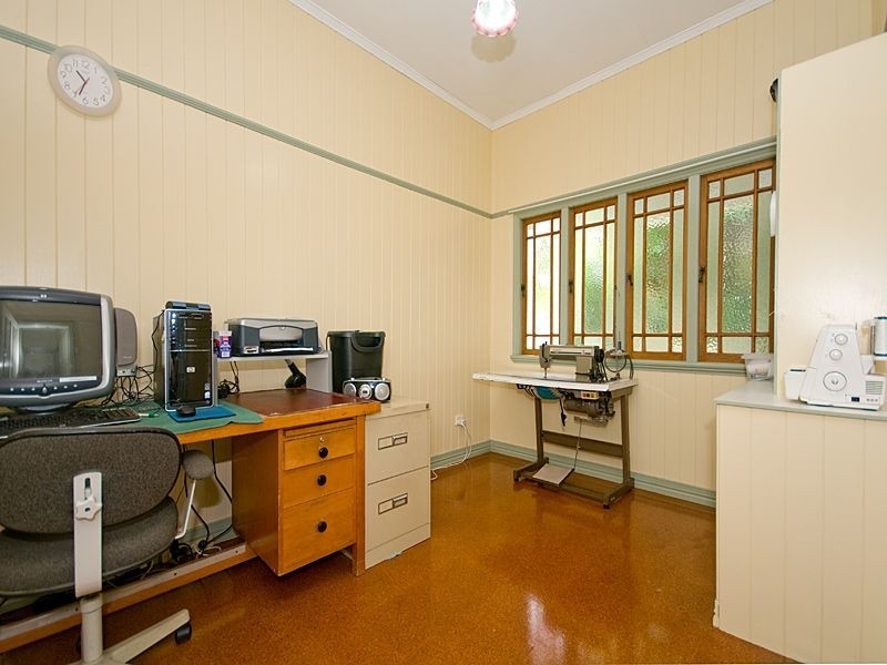 14 Thorn Street, Red Hill QLD 4059