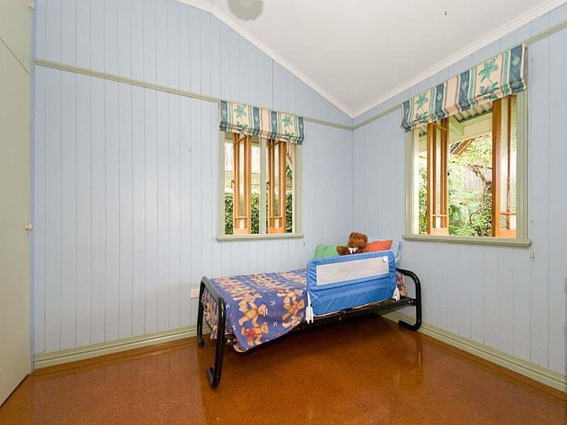 14 Thorn Street, Red Hill QLD 4059