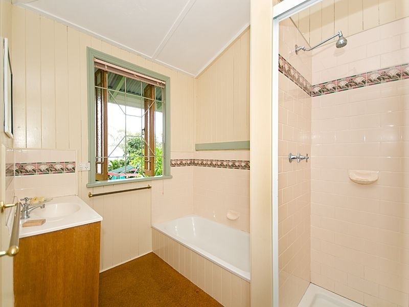 14 Thorn Street, Red Hill QLD 4059