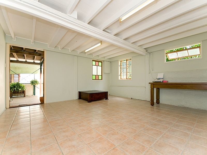 14 Thorn Street, Red Hill QLD 4059