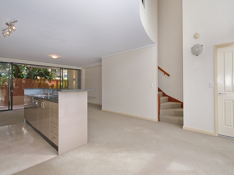 4/9 Sylvan Road, Toowong QLD 4066