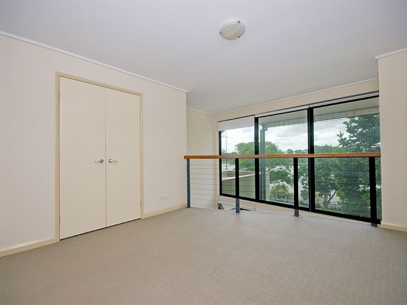 4/9 Sylvan Road, Toowong QLD 4066