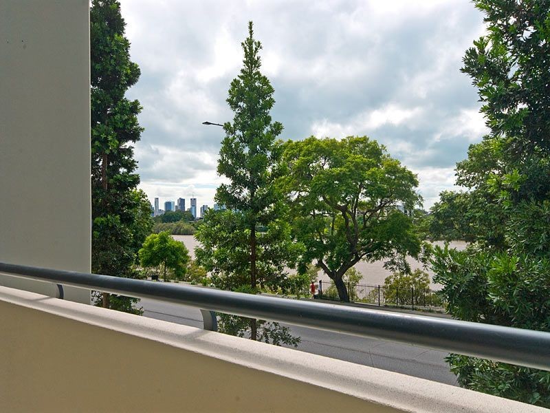 4/9 Sylvan Road, Toowong QLD 4066