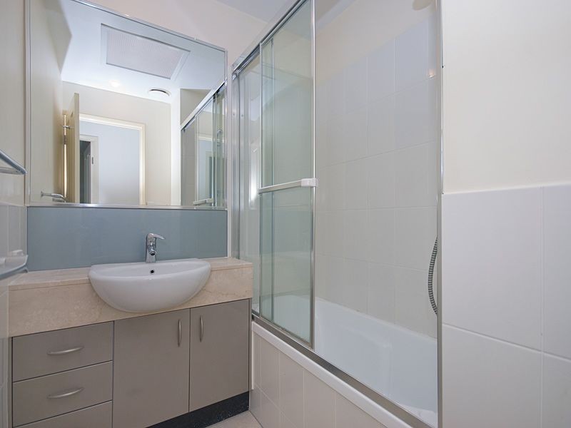 4/9 Sylvan Road, Toowong QLD 4066