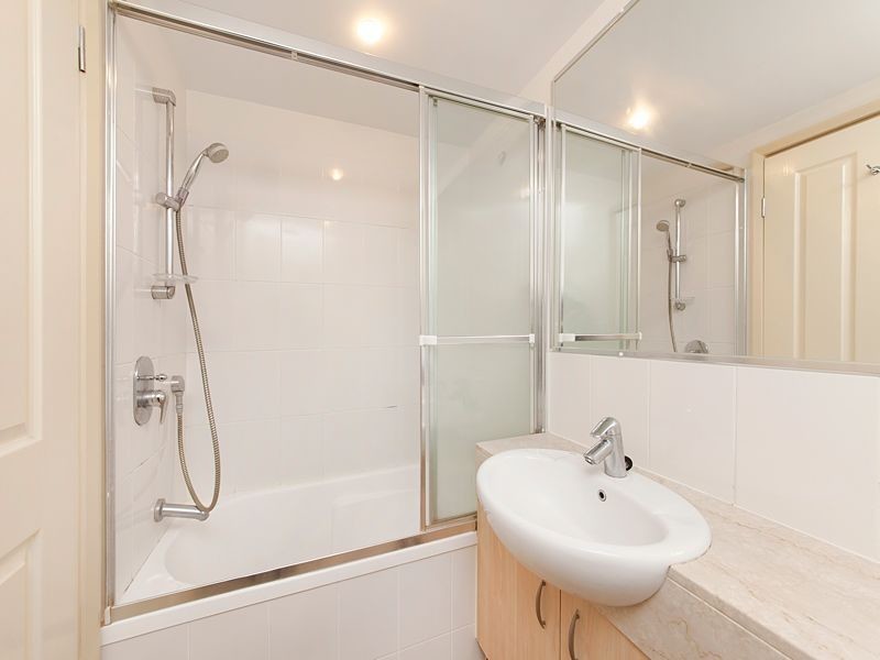 98/7 Land Street, Toowong QLD 4066