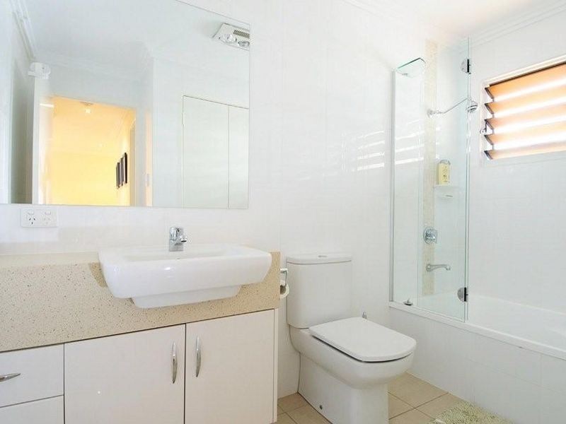 2/46 Highview Terrace, St Lucia QLD 4067