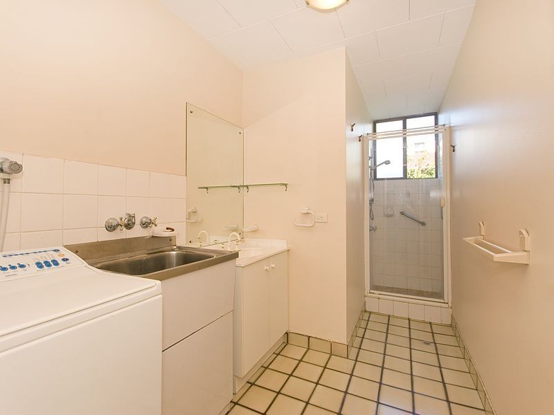 12/12 Patrick Lane, Toowong QLD 4066