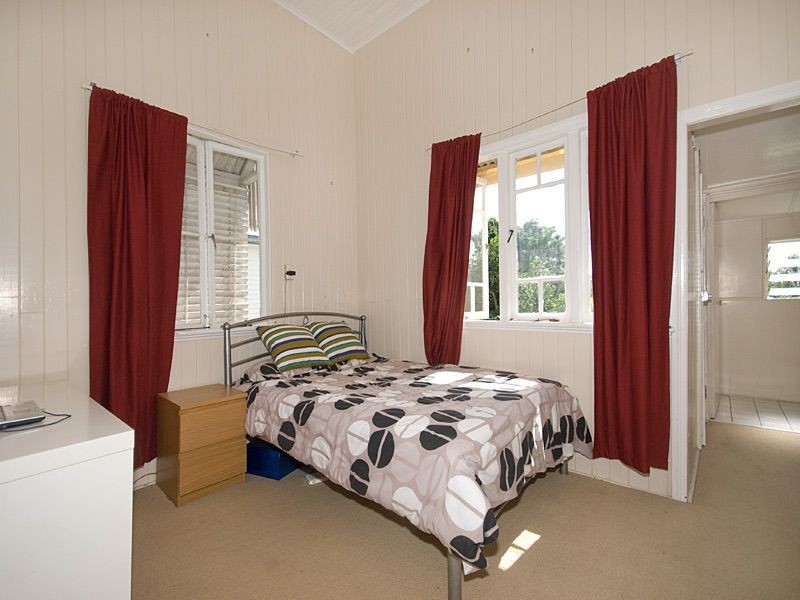 25 Terrace Street, Toowong QLD 4066