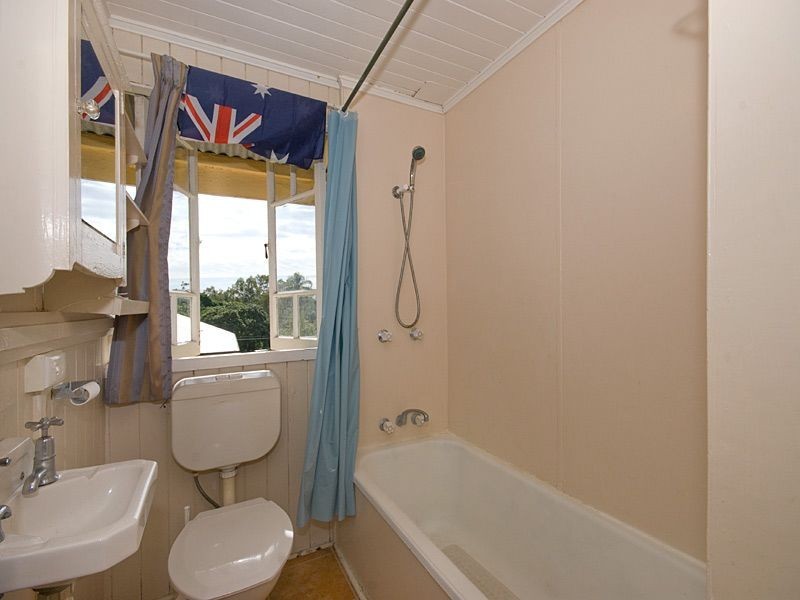 25 Terrace Street, Toowong QLD 4066