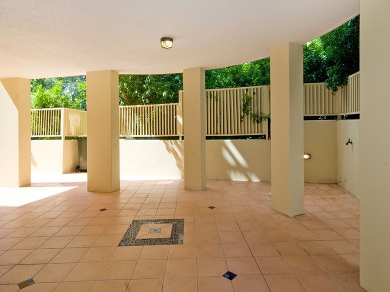 3/121 Sir Fred Schonell Drive, St Lucia QLD 4067