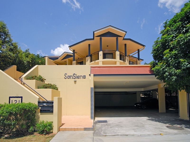 3/121 Sir Fred Schonell Drive, St Lucia QLD 4067