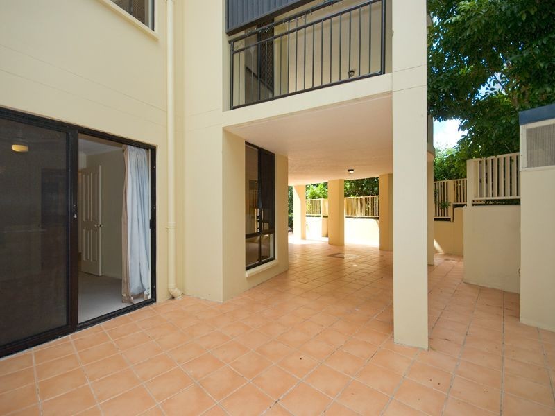 3/121 Sir Fred Schonell Drive, St Lucia QLD 4067