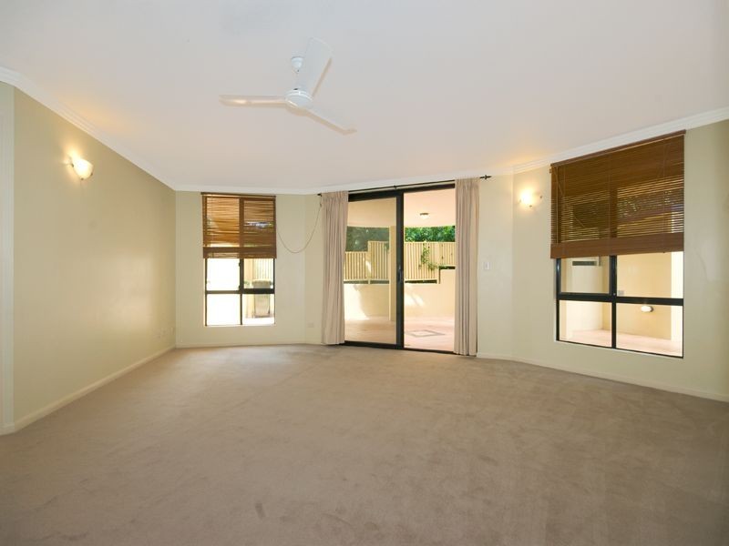 3/121 Sir Fred Schonell Drive, St Lucia QLD 4067