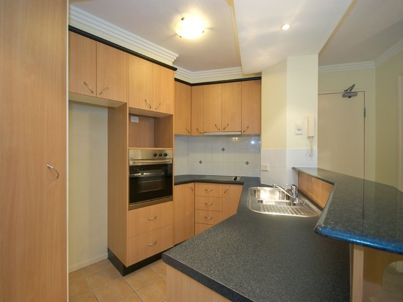 3/121 Sir Fred Schonell Drive, St Lucia QLD 4067