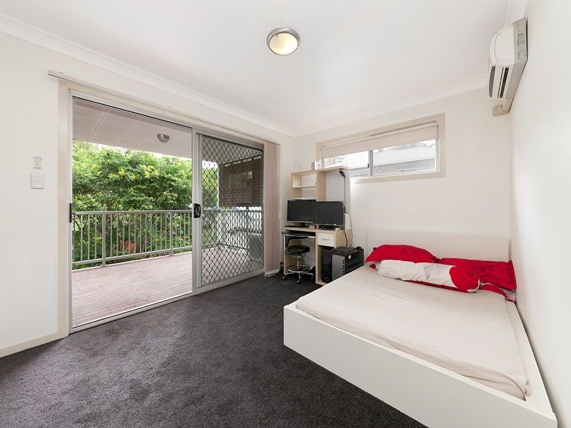 2/25 Rennie Street, Indooroopilly QLD 4068