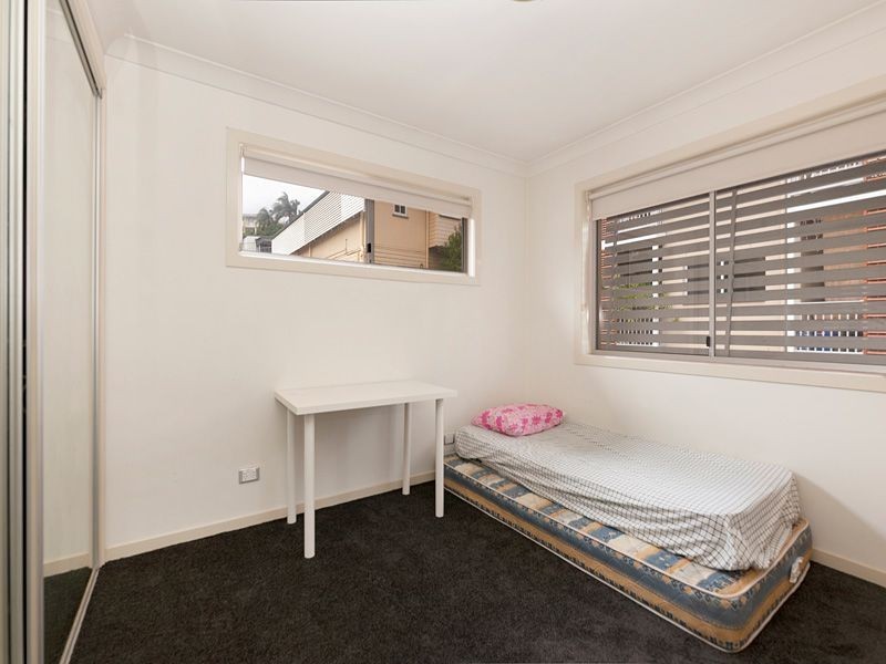 2/25 Rennie Street, Indooroopilly QLD 4068