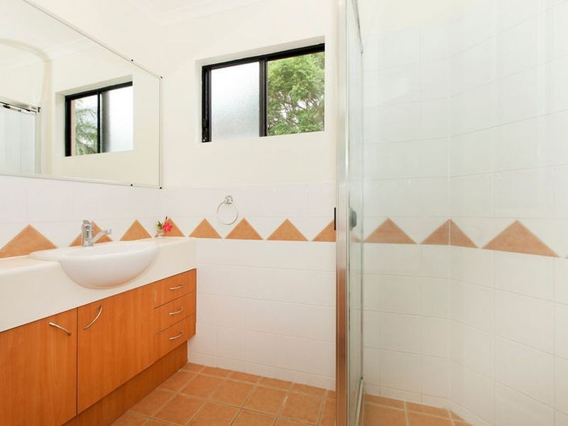 10/117-121 Sir Fred Schonell Drive, St Lucia QLD 4067