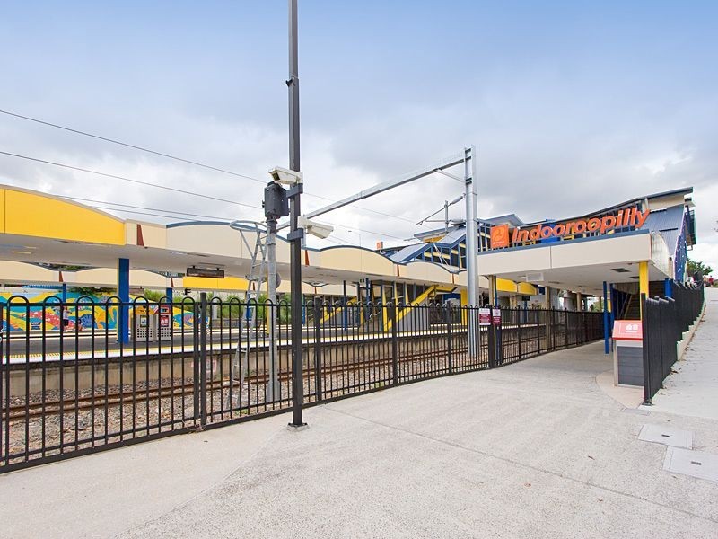 8/130 Central Avenue, Indooroopilly QLD 4068