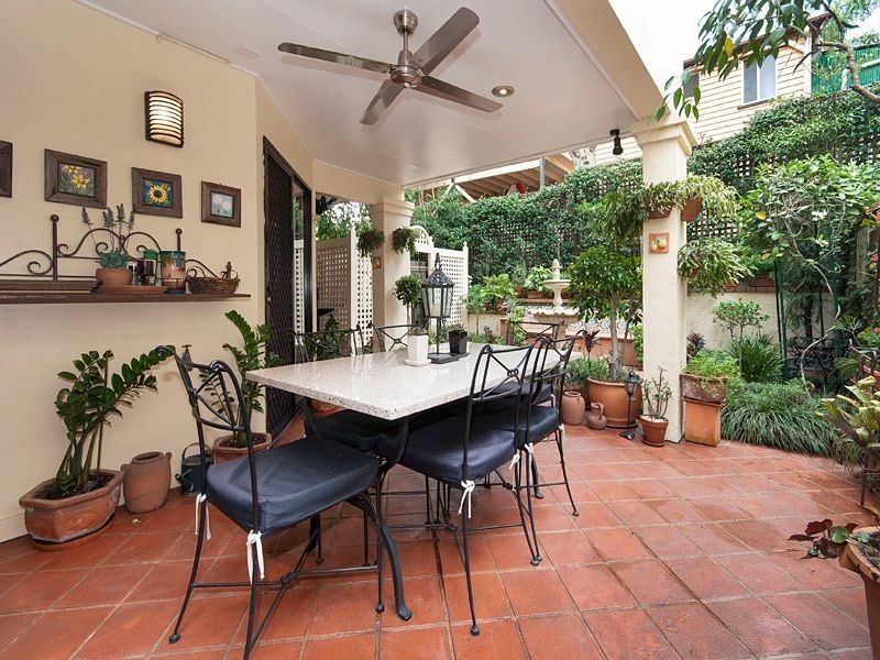 2/44 Dovercourt Road, Toowong QLD 4066