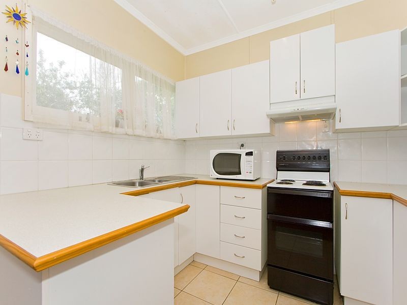 29 Lawson Street, Oxley QLD 4075