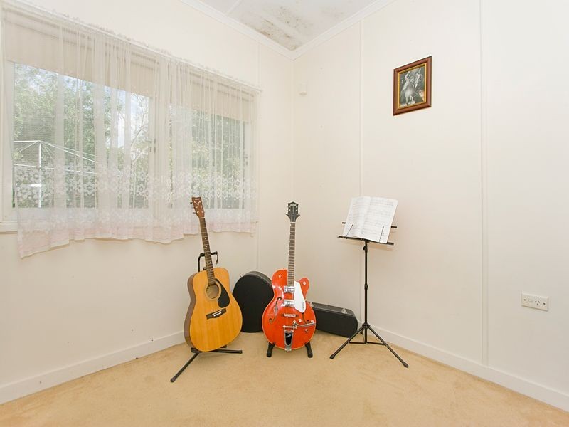 29 Lawson Street, Oxley QLD 4075