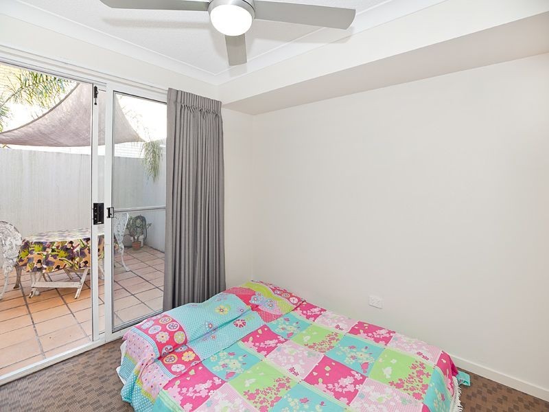 5/212 Sir Fred Schonell Drive, St Lucia QLD 4067