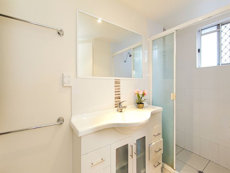 1/77 Sherwood Road, Toowong QLD 4066