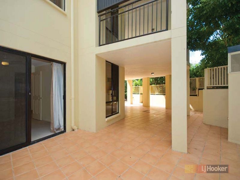 3/121 Sir Fred Schonell Drive, St Lucia QLD 4067