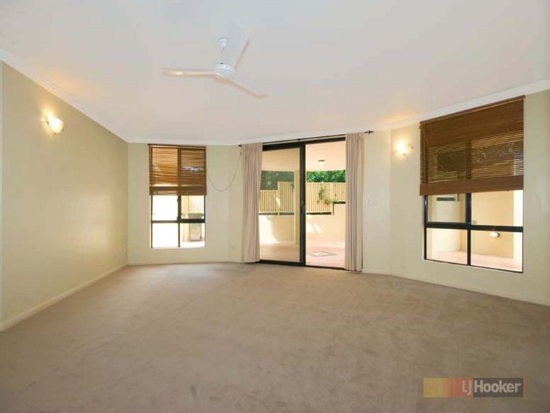 3/121 Sir Fred Schonell Drive, St Lucia QLD 4067