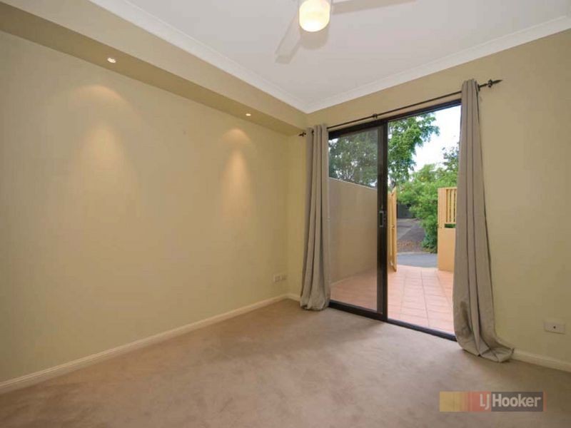 3/121 Sir Fred Schonell Drive, St Lucia QLD 4067