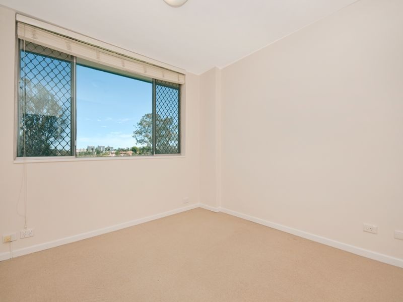 12/2 Sandford Street, St Lucia QLD 4067