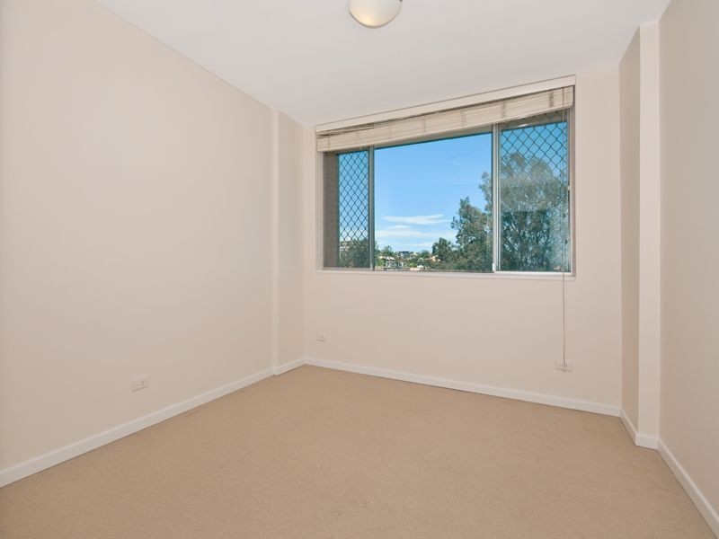 12/2 Sandford Street, St Lucia QLD 4067