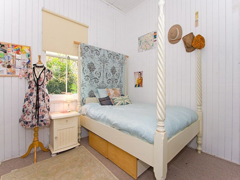 72 Dunsmore Street, Kelvin Grove QLD 4059