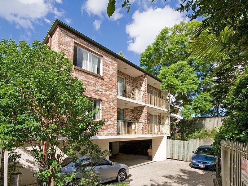 2/11 Sir Fred Schonell Drive, St Lucia QLD 4067