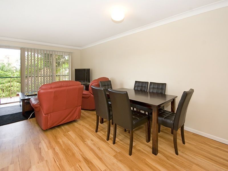 2/11 Sir Fred Schonell Drive, St Lucia QLD 4067