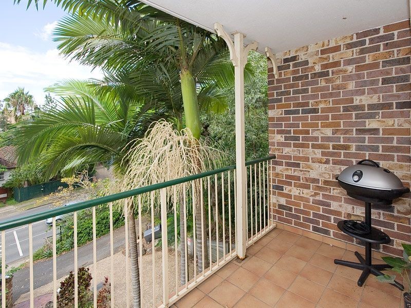 2/11 Sir Fred Schonell Drive, St Lucia QLD 4067