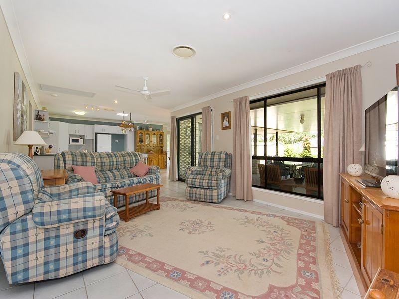45 Westaway Crescent, Bellbowrie QLD 4070