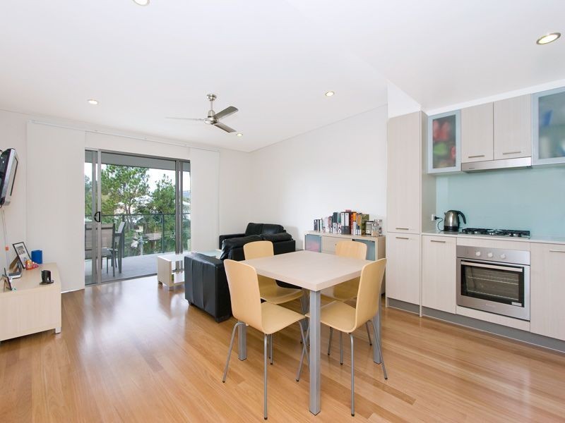 23/221 Sir Fred Schonell Drive, St Lucia QLD 4067