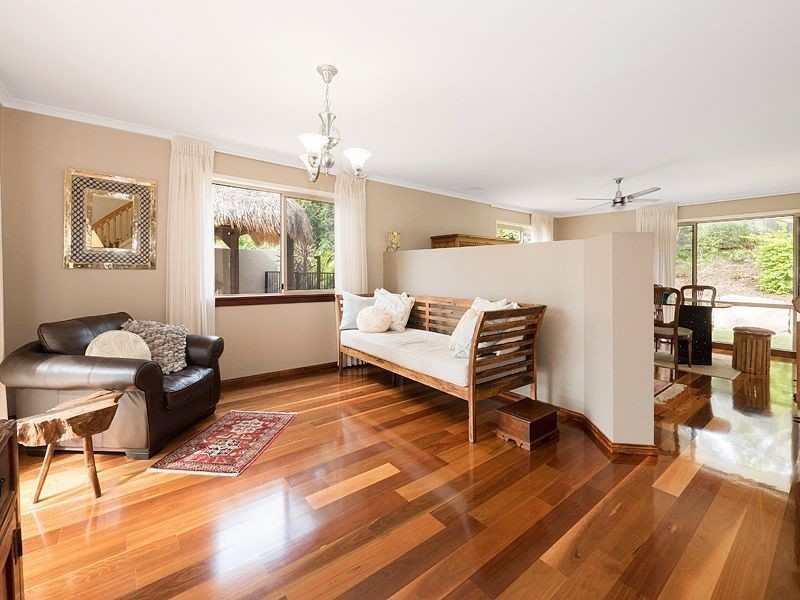 18 Ironbark Place, Bellbowrie QLD 4070